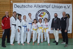 Medaillen und zwei Pokale für die Langenbacher Taekwondoin